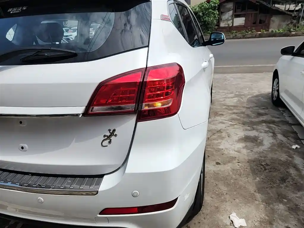 Haval H2 2015 1.5T Automatic 2WD Elite Edition фото 8