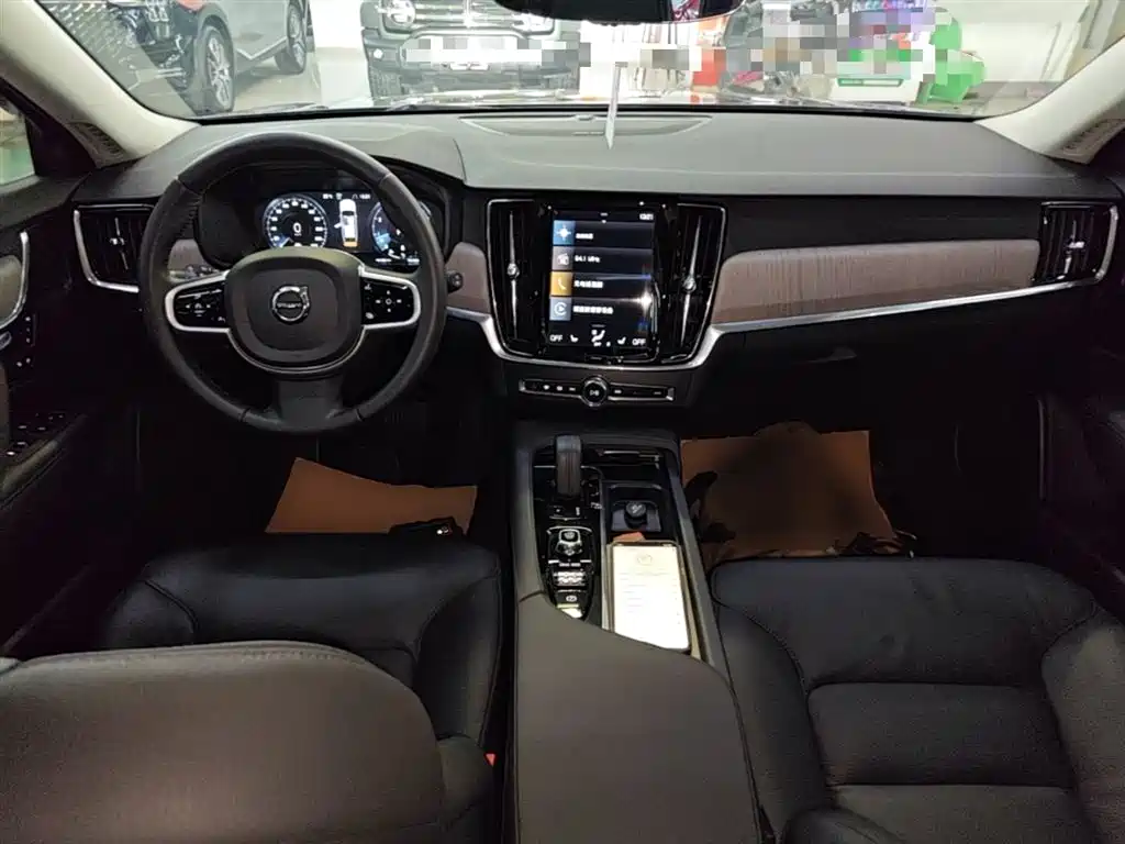 VOLVO V90