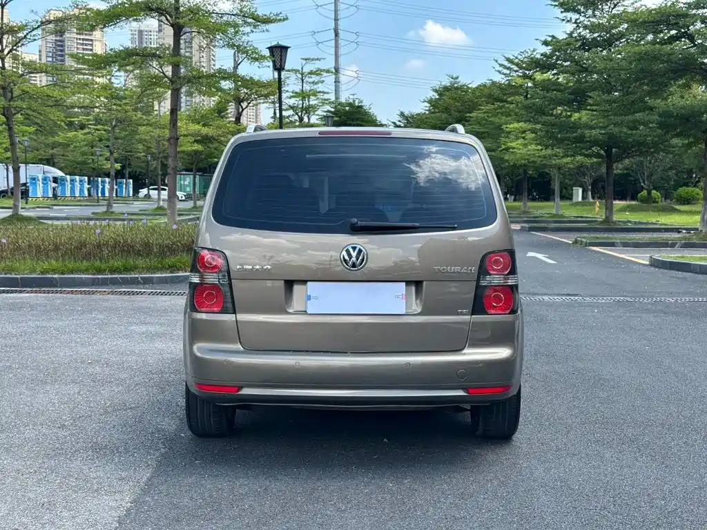 Фото 17 - Volkswagen Touran