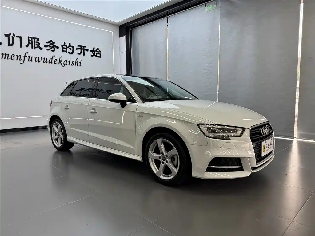 Audi A3 2019 Sportback 35 TFSI Fashion China VI фото 3