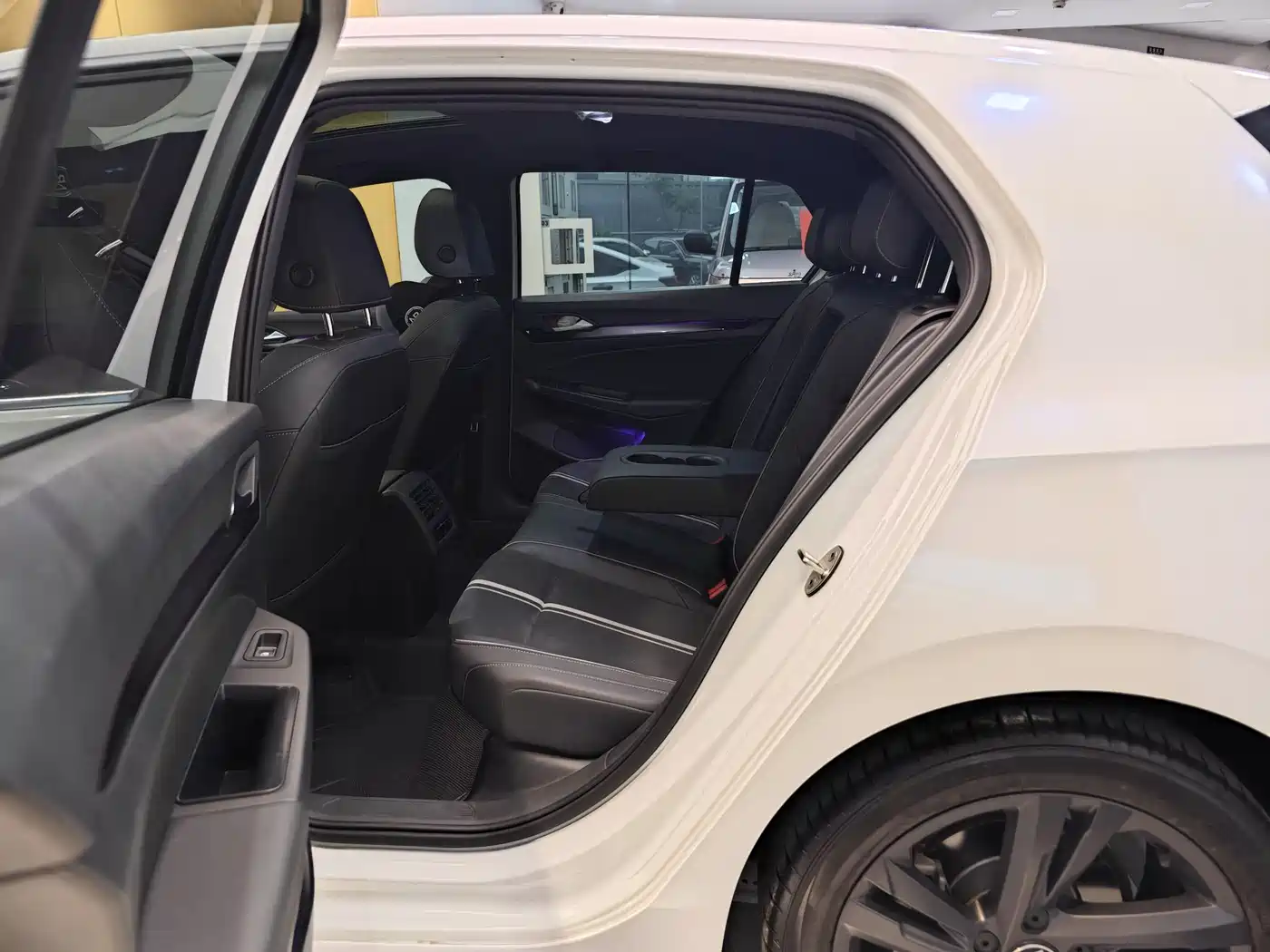 Volkswagen Golf 2021 280TSI DSG R-Line фото 21