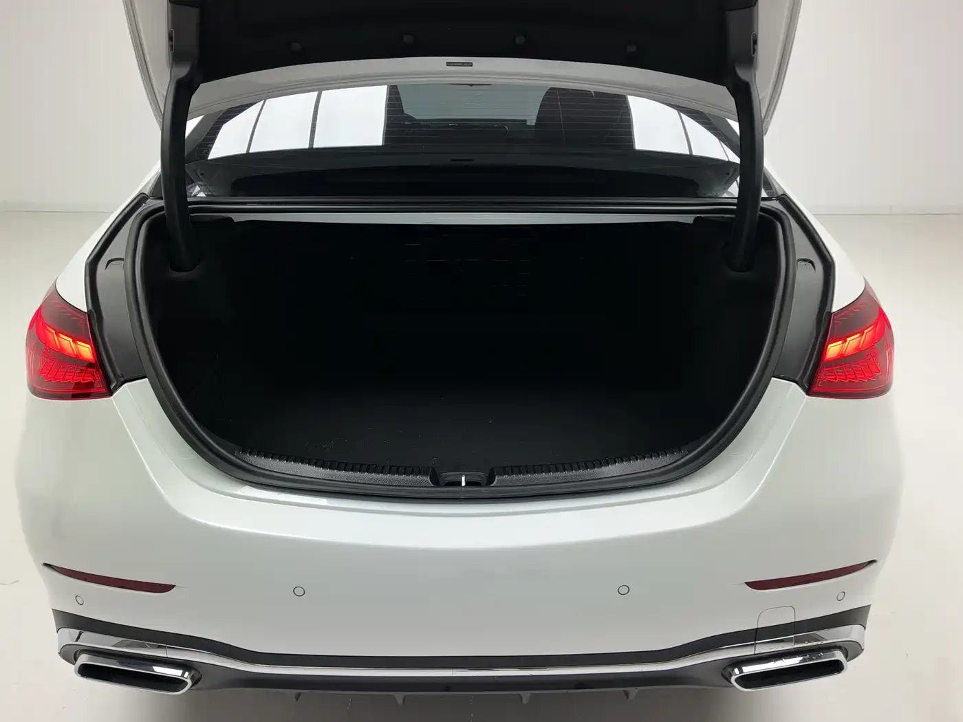 Mercedes-Benz C-Class 2023 Facelift C 200 L Sport Edition фото 16