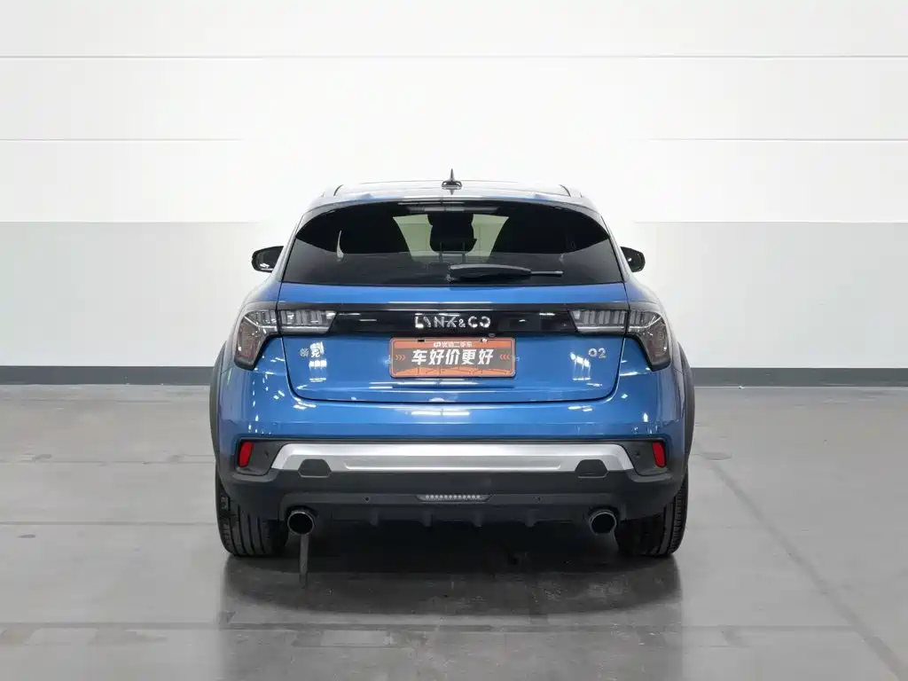 Фото 4 - Lynk & Co 02