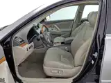 Фото 10 - Toyota Camry