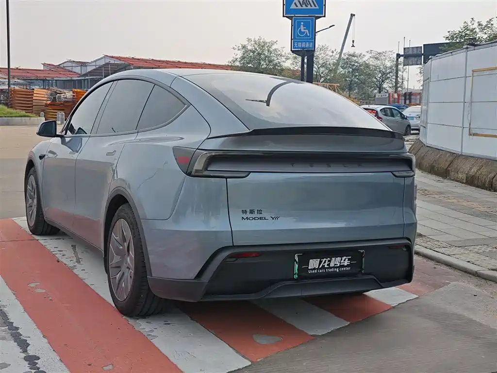 Tesla Model Y L 2025 2025 Facelift Long Range AWD