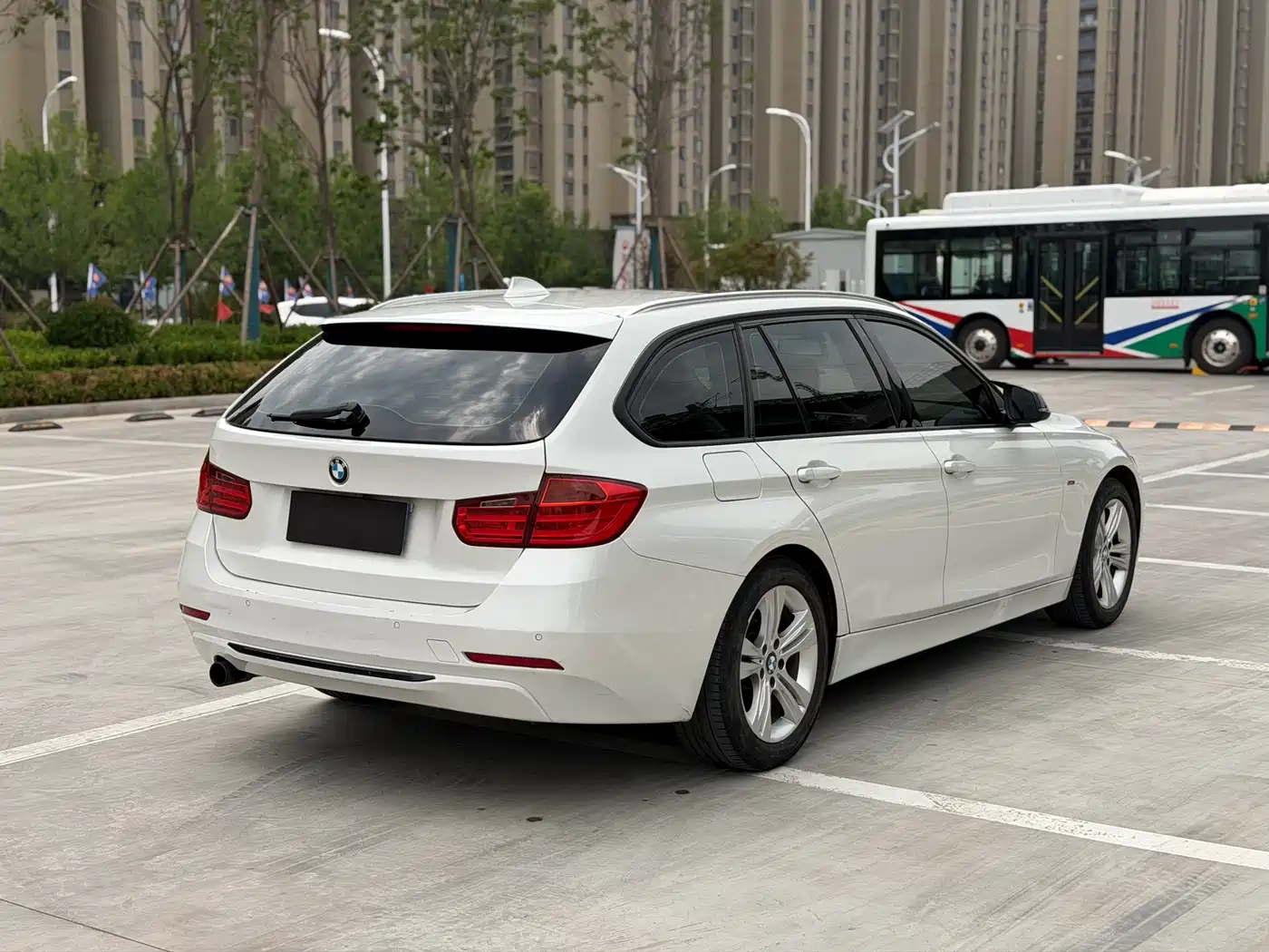 BMW 3 Series (Import) 2014 2014 320i Sport Design Package