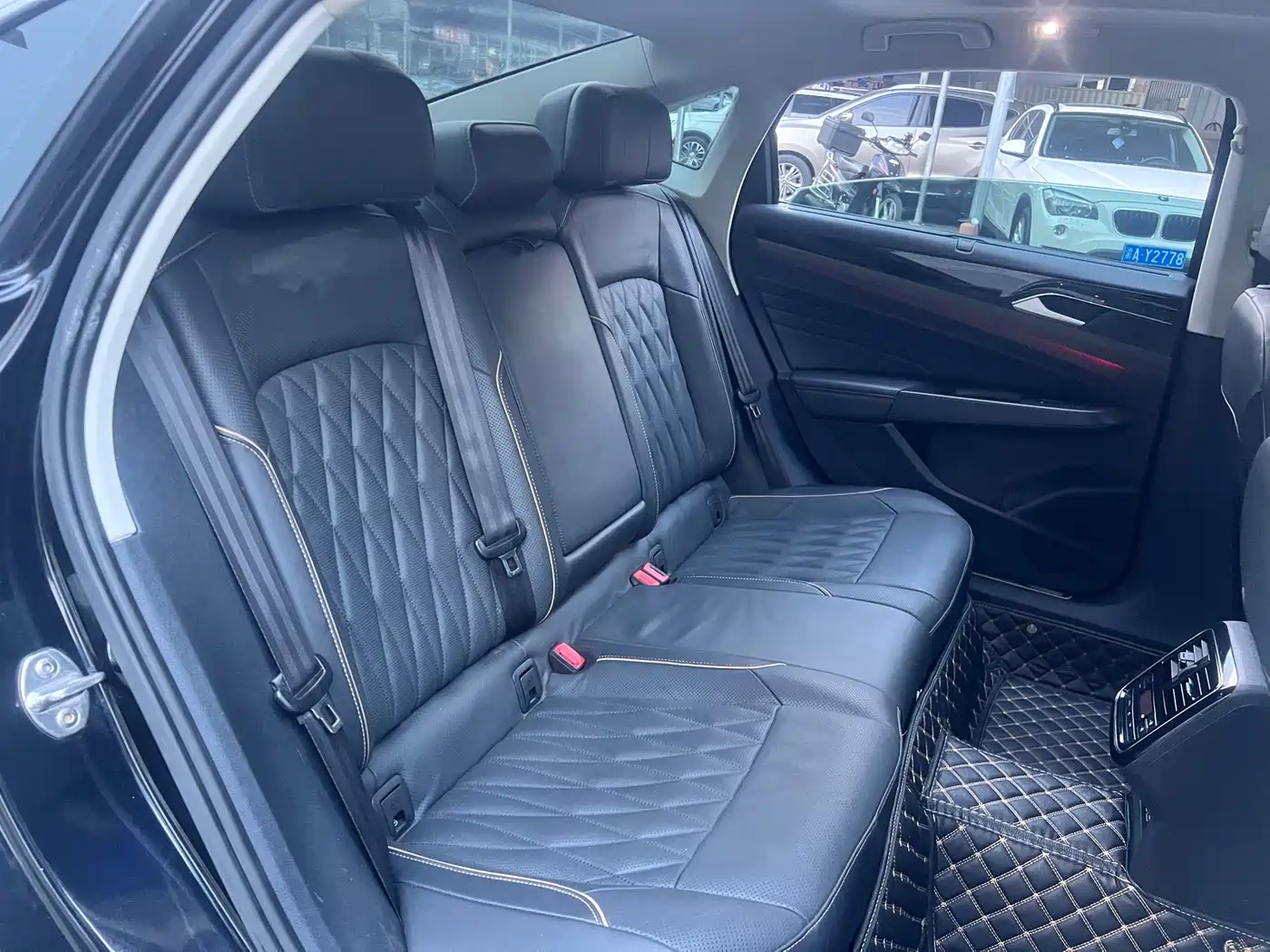 Volkswagen Passat 2019 330TSI Luxury Edition China VI фото 27
