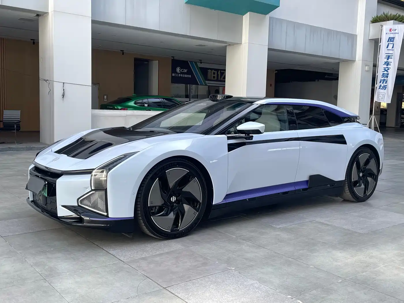 HiPhi Z 2023 5-Seater фото 3