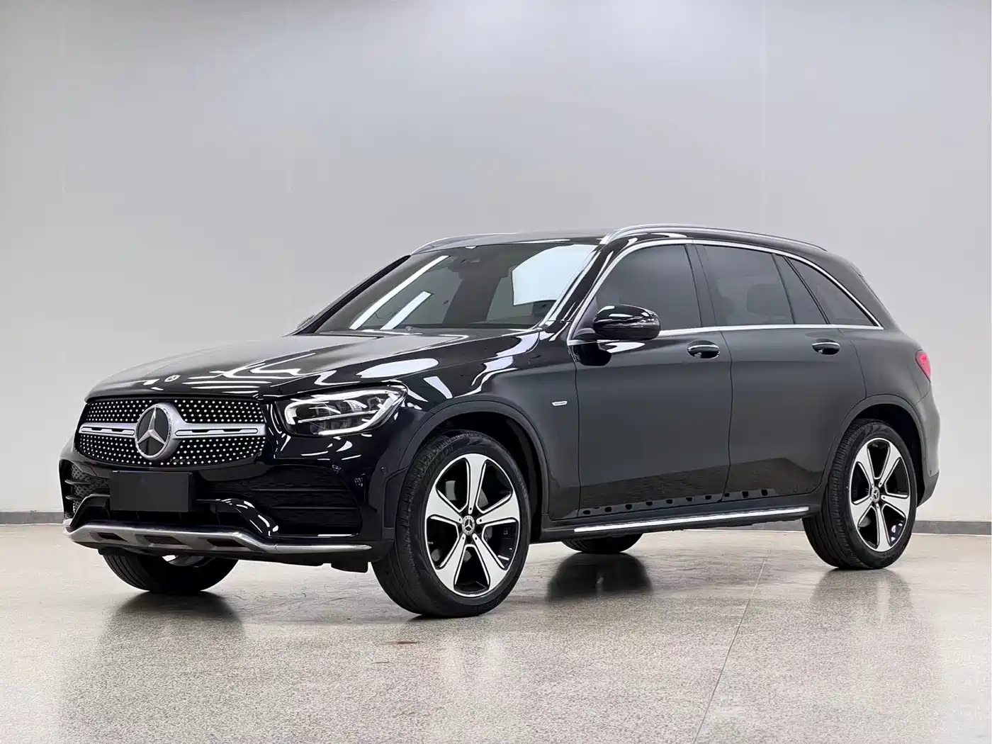 MERCEDES-BENZ GLC