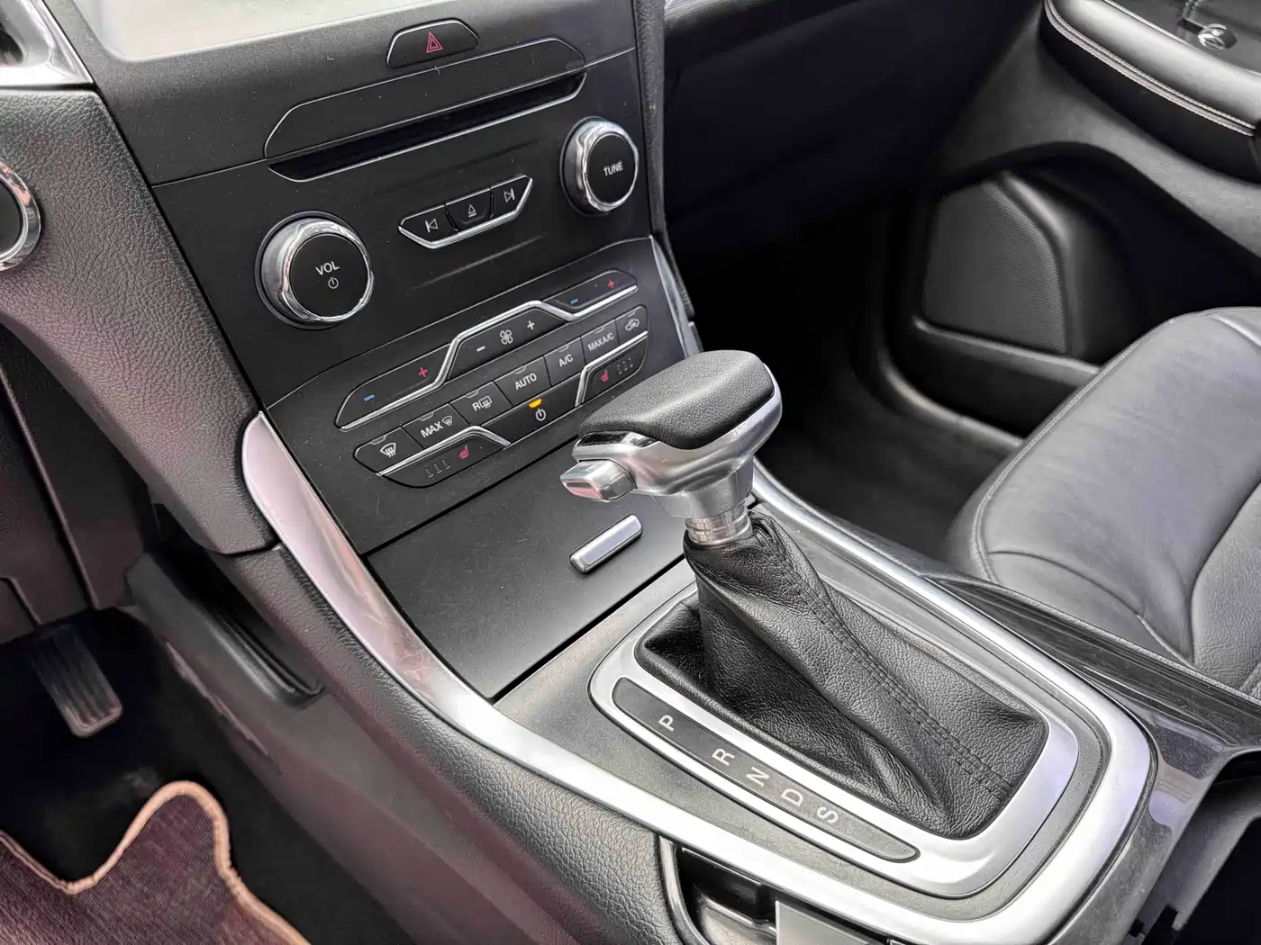 Фото 6 - Ford Edge