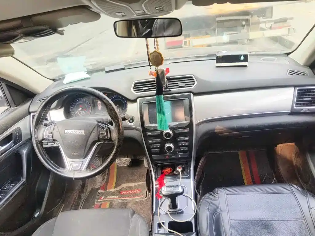 Photo 12 - Haval H2