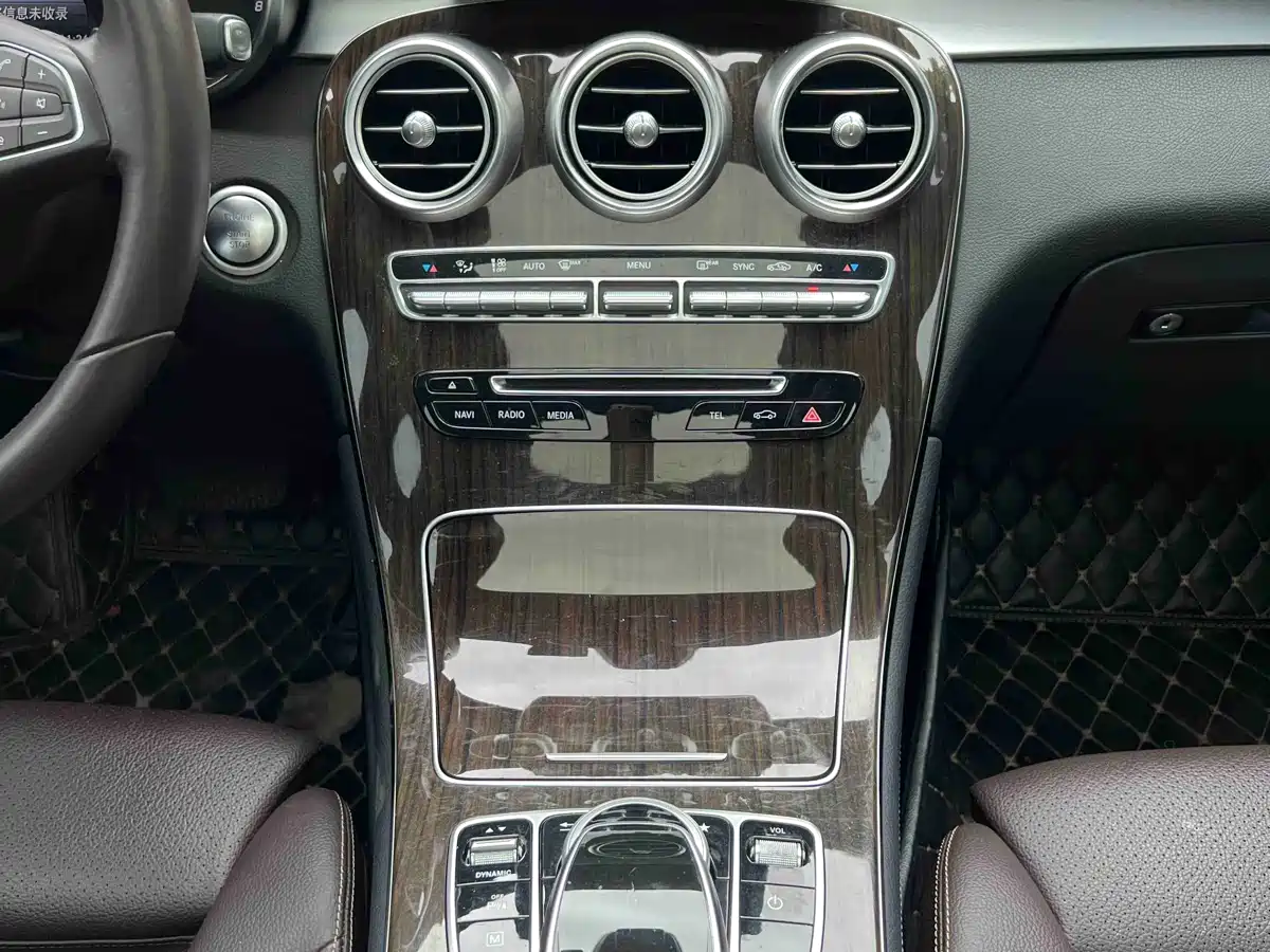 Mercedes-Benz GLC 2018 GLC 260 4MATIC Dynamic фото 13