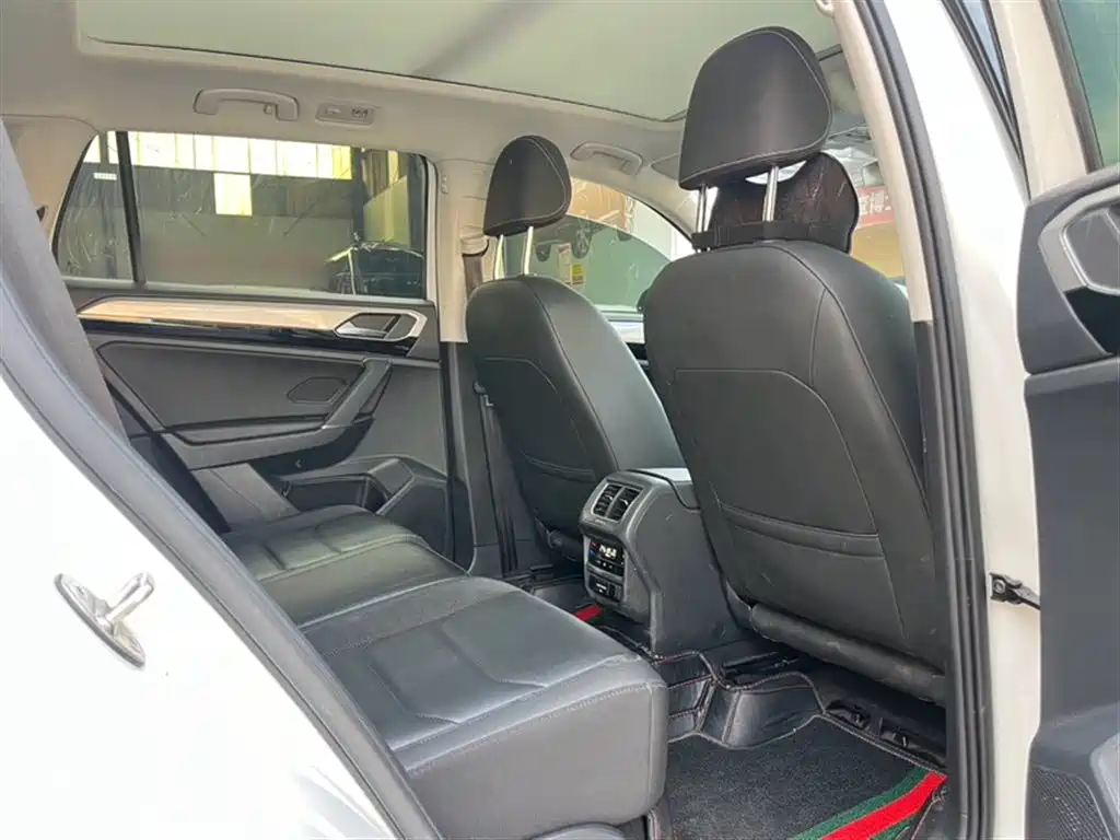 Volkswagen Tayron 2020 330TSI 2WD Luxury Smart Edition фото 10