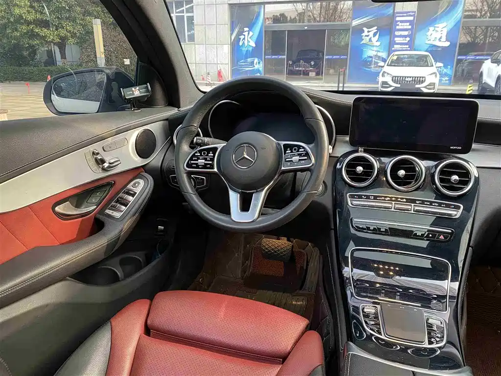 Mercedes-Benz GLC Coupe 2020 GLC 260 4MATIC Coupe SUV фото 10