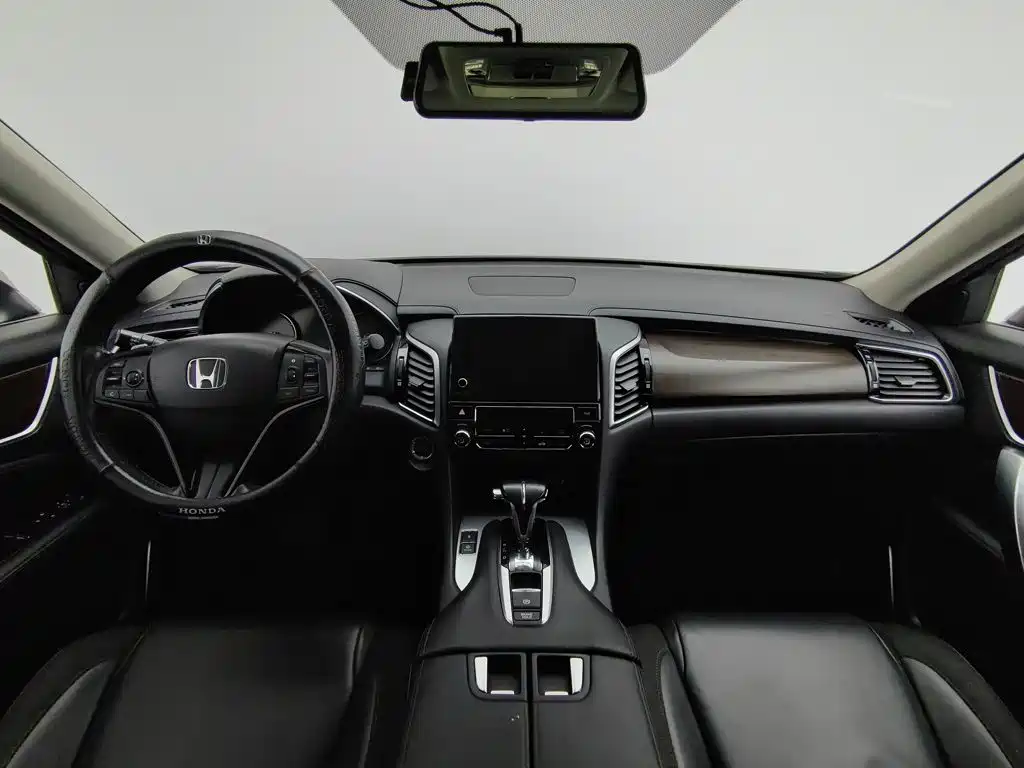 Фото 5 - Honda Avancier
