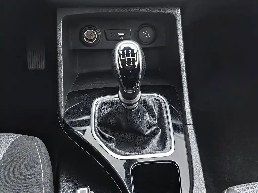 Baojun 730 2021 2021 1.5L Manual Fashion 7-Seater
