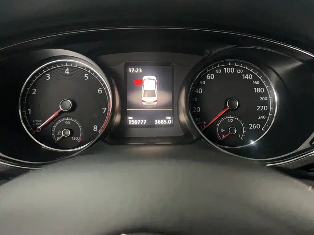 Volkswagen Passat 2016 330TSI DSG Executive Edition фото 11