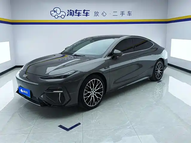 geely-galaxy galaxy-e8