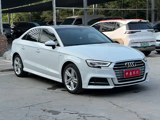 Audi A3 2020 Limousine 35 TFSI Fashion China VI — фото 3