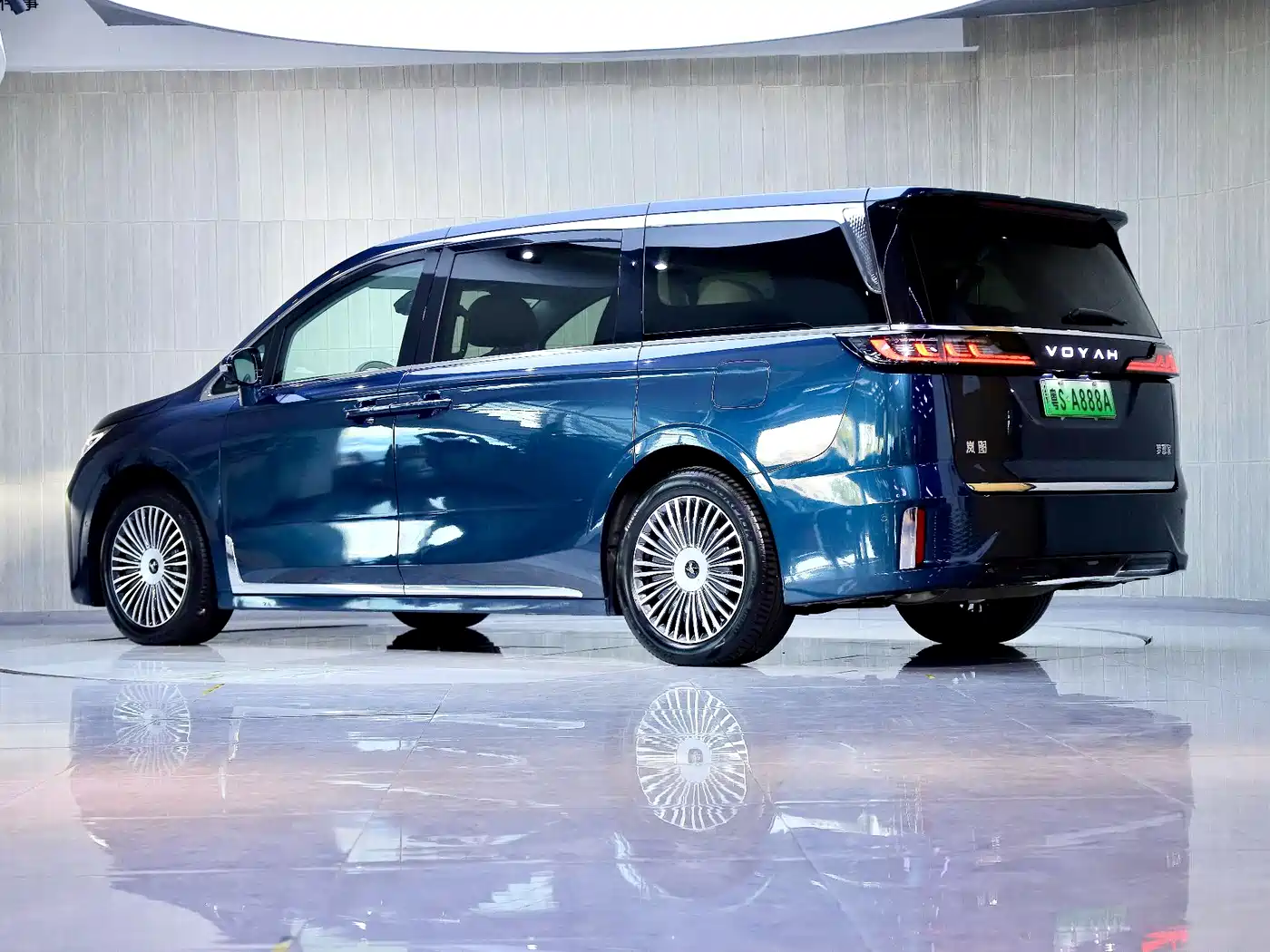 Voyah Auto Voyah Dreamer 2025 PHEV AWD Flagship Kunpeng Edition фото 4
