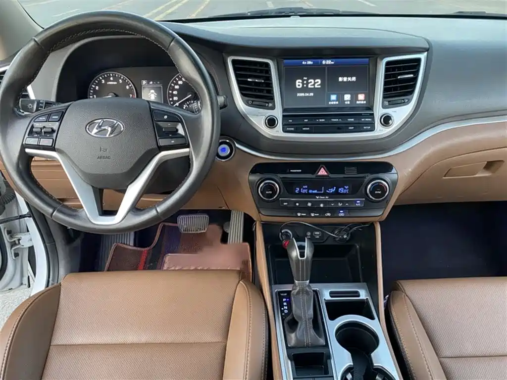 Hyundai Tucson 2015 1.6T Dual Clutch 2WD Smart фото 7
