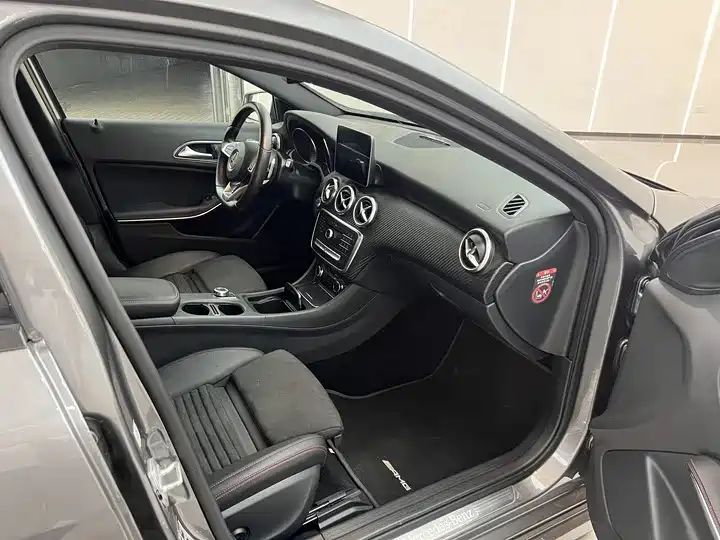 Mercedes-Benz A-Class (Import) 2016 A 200 Sport фото 9