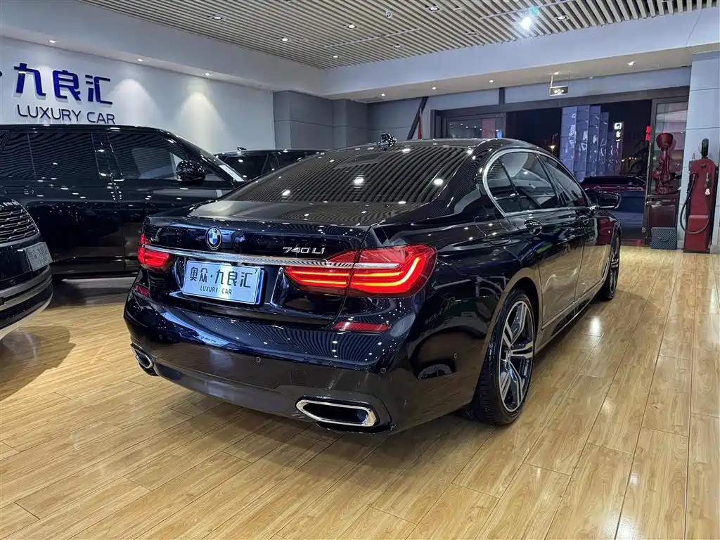 BMW 7 Series 2018 740Li xDrive Premium Type M Sport Package фото 25