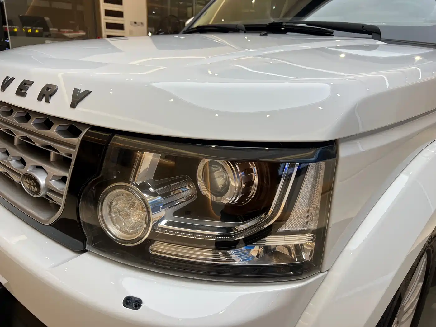 Land Rover Discovery 2015 3.0 SDV6 HSE Diesel фото 9