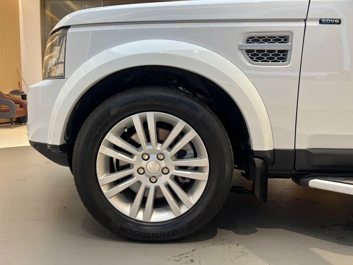 Land Rover Discovery 2015 3.0 SDV6 HSE Diesel фото 11