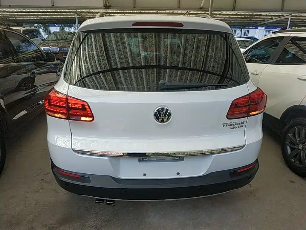 Volkswagen Tiguan 2015 1.8TSI Automatic 2WD Highline фото 6
