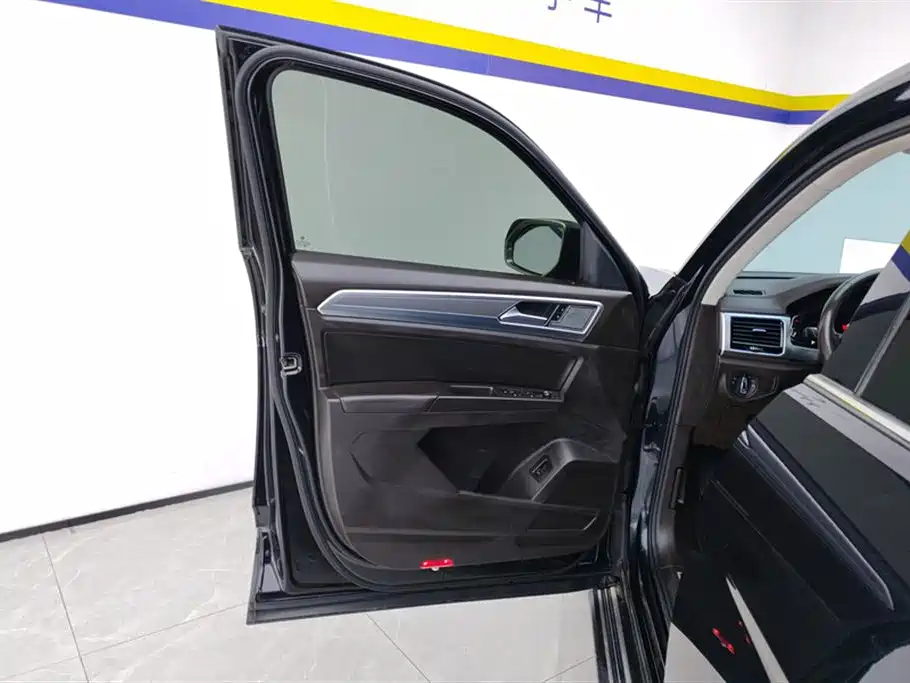 Volkswagen Teramont 2020 330TSI 2WD Luxury China VI фото 7