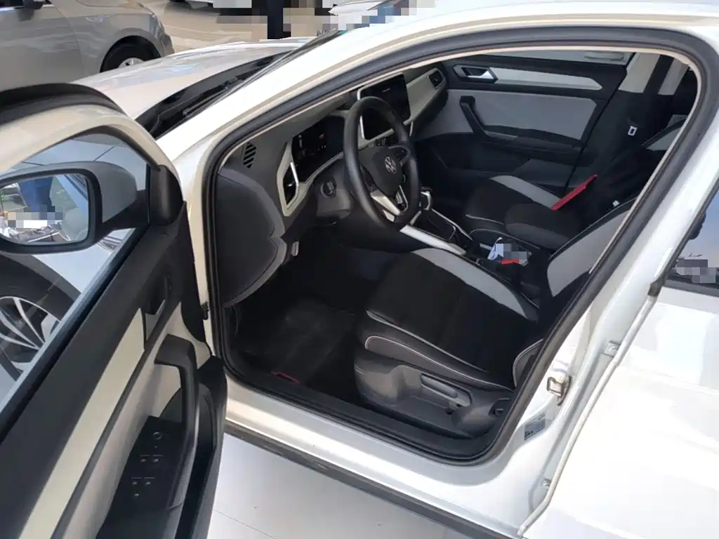Volkswagen T-Roc, миниатюра 16