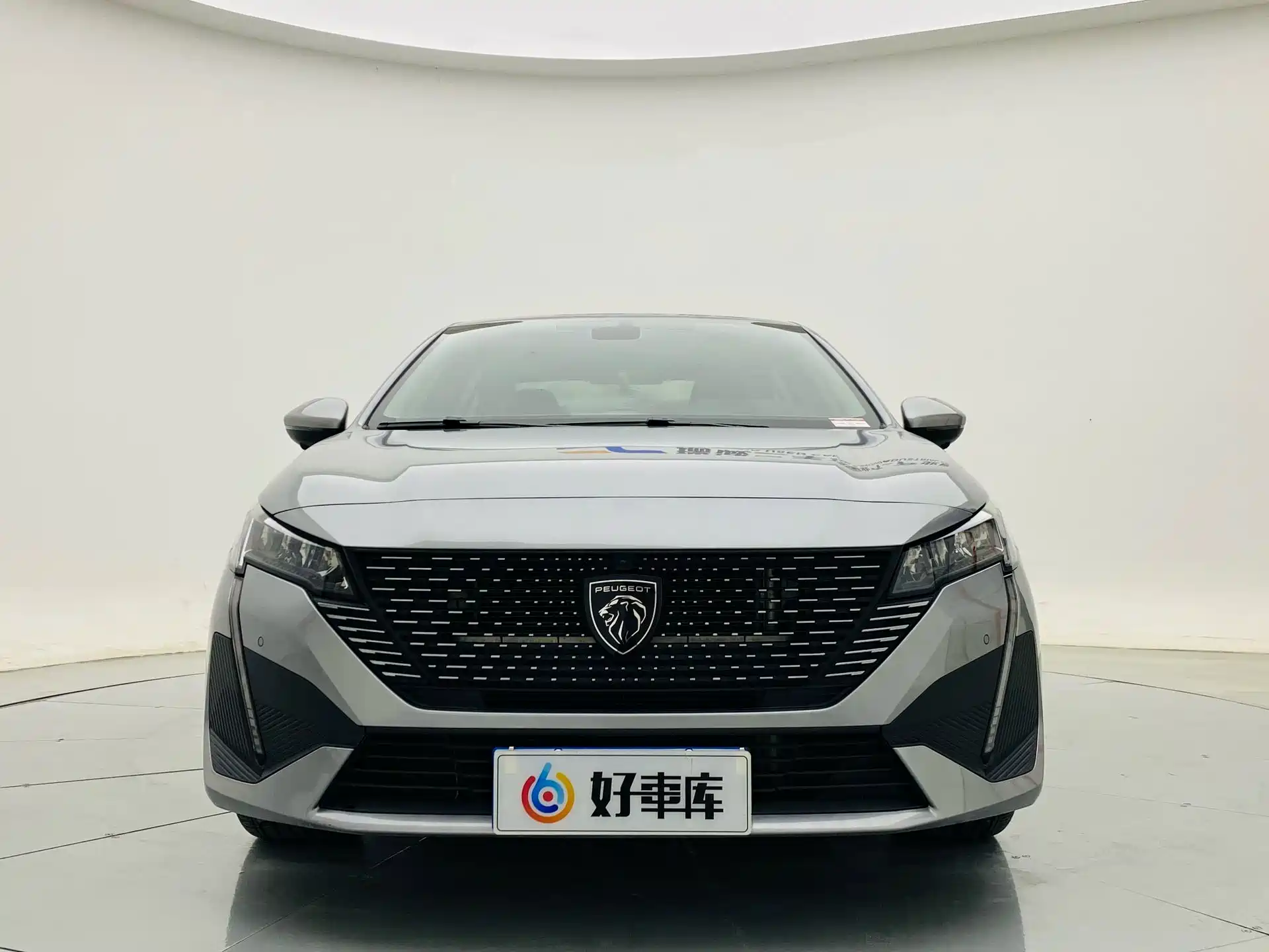 Фото 2 - Peugeot 408