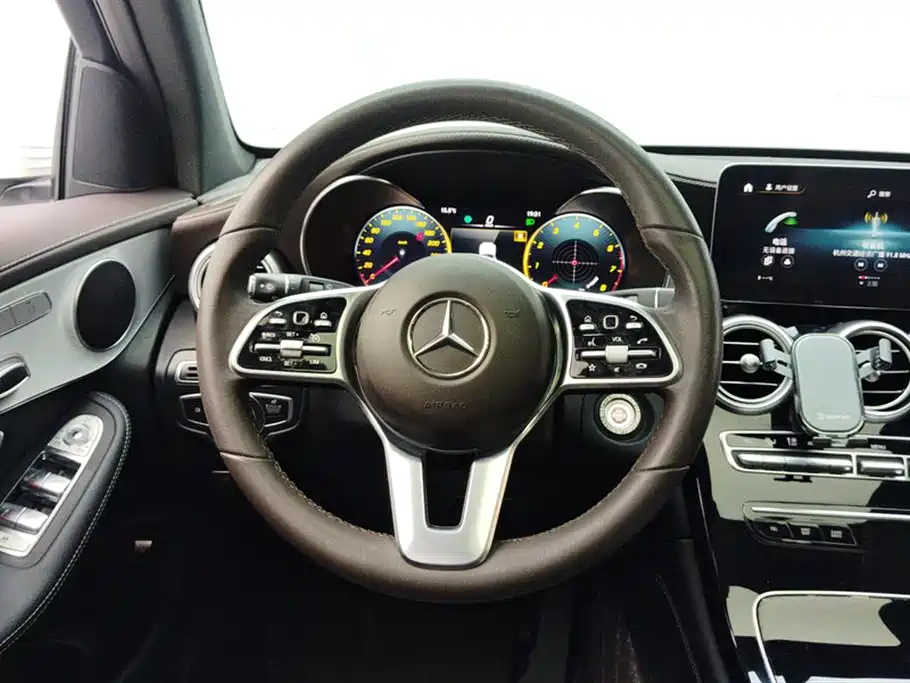 MERCEDES-BENZ GLC