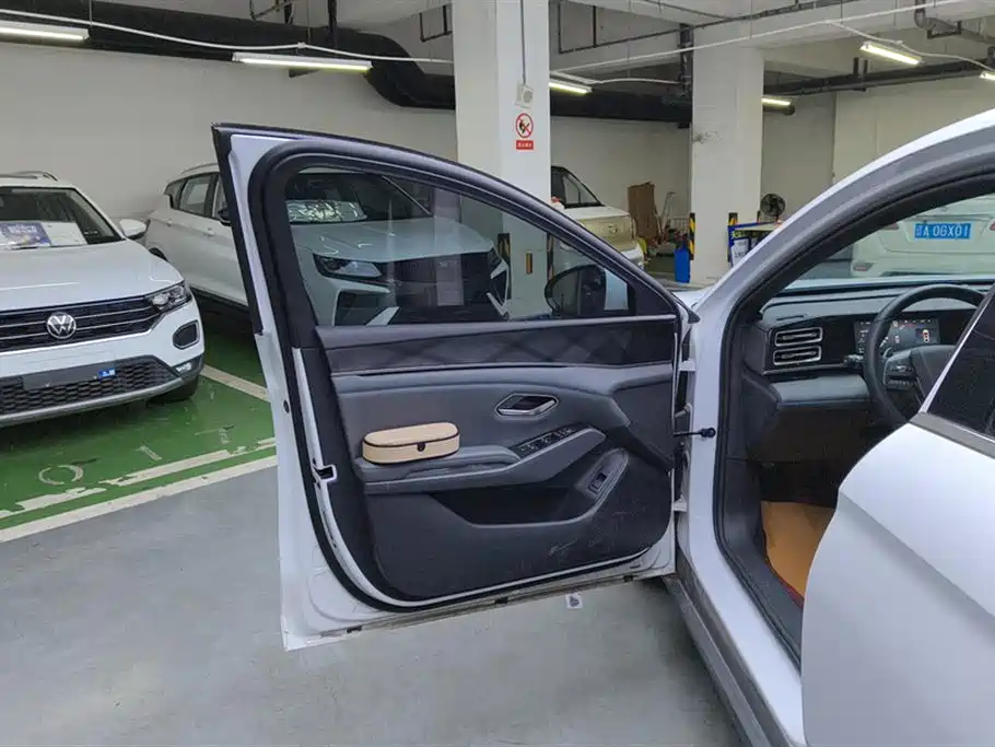 BYD Qin L 2025 DM-i Smart Drive Edition 80KM Leading фото 7