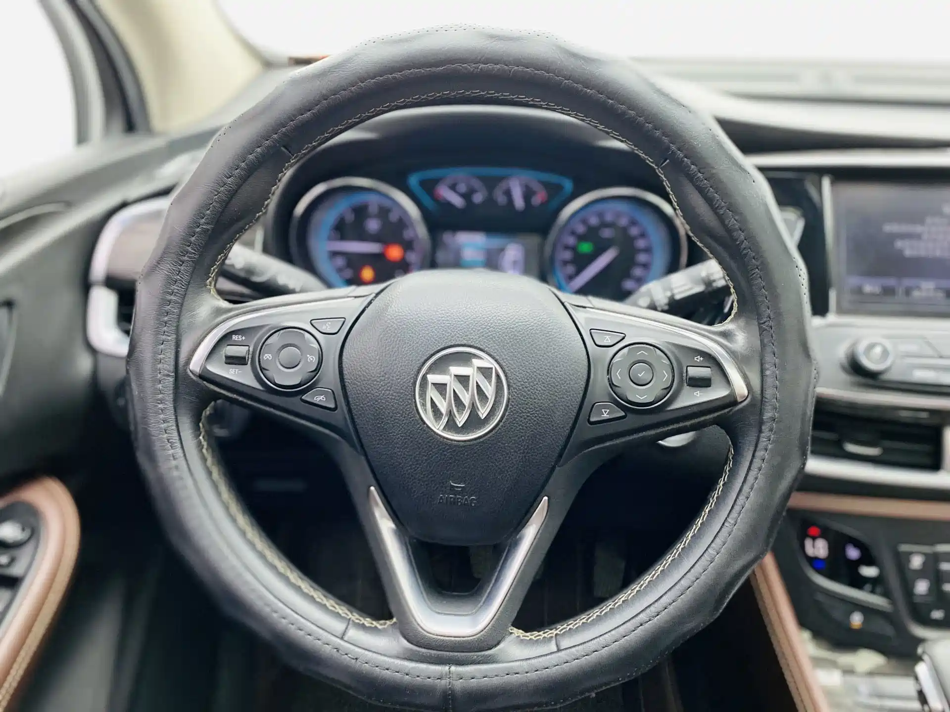 Фото 8 - Buick Envision Plus