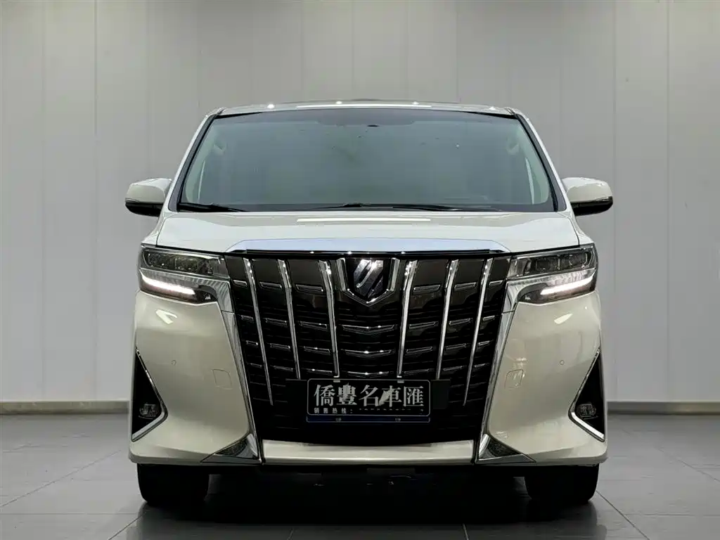 Toyota Alphard 2018 3.5L Luxury фото 2