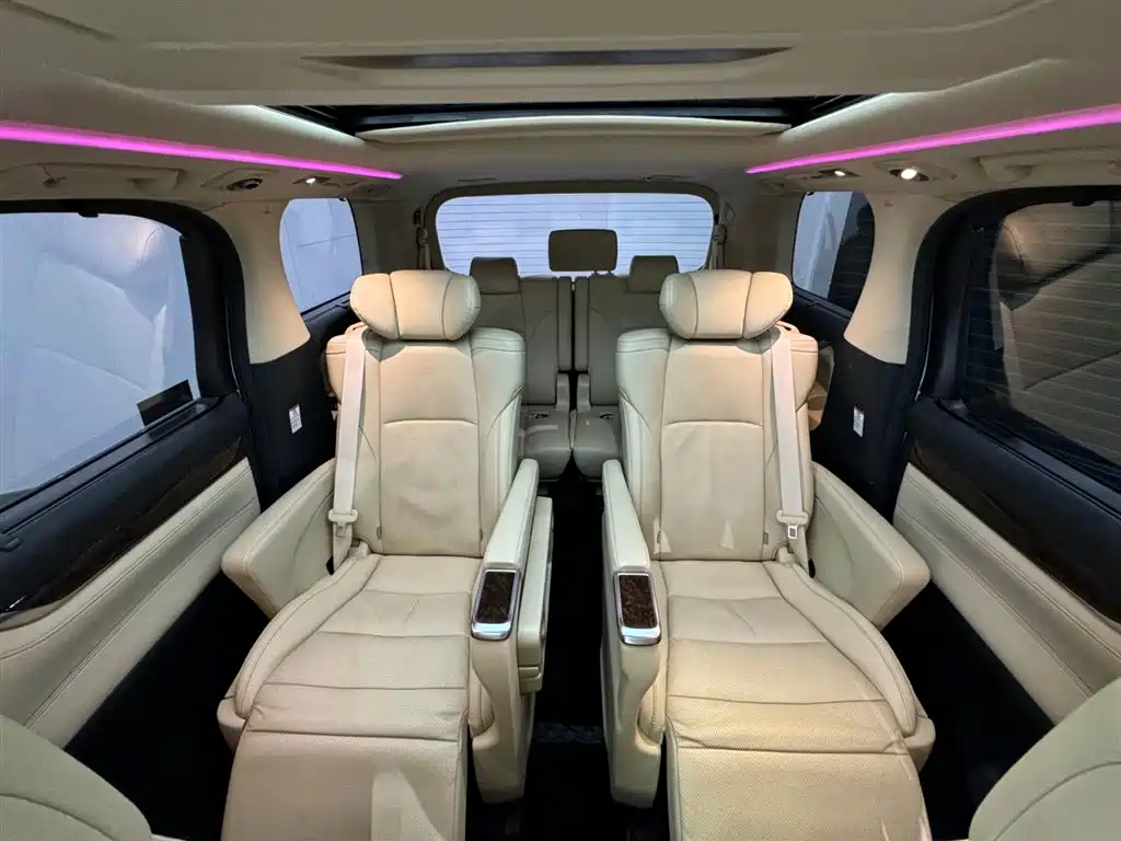 Toyota Alphard 2018 3.5L Luxury фото 10
