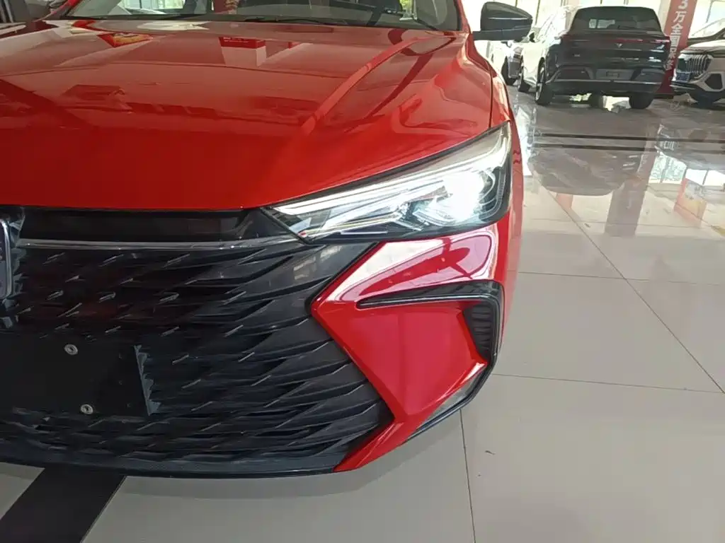 Фото 24 - Roewe i5