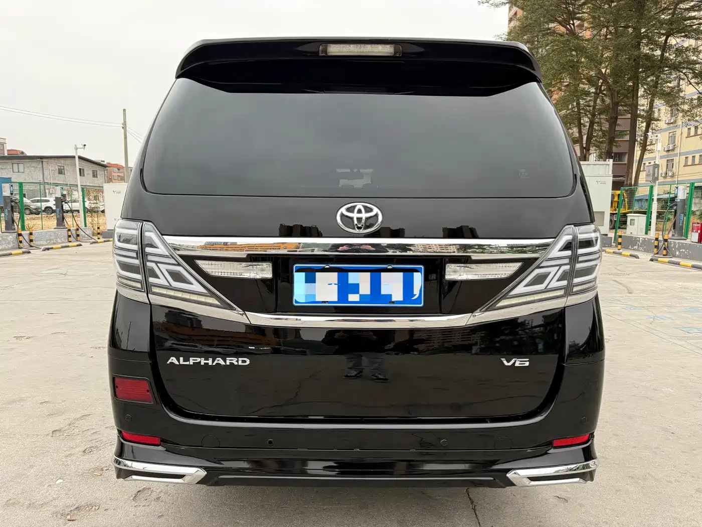 Toyota Alphard 2012 3.5L Premium Edition фото 10