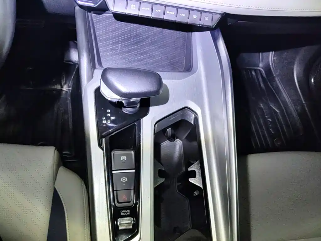Фото 14 - Geely Preface