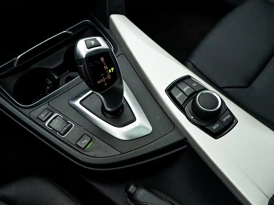 BMW 3 Series GT 2016 320i Fashion Style фото 26