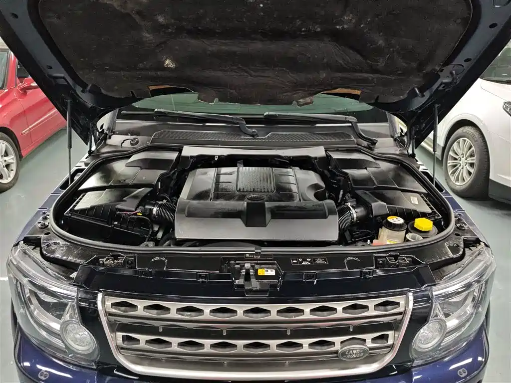 Land Rover Discovery 2016 3.0 SC Black Edition SE фото 10