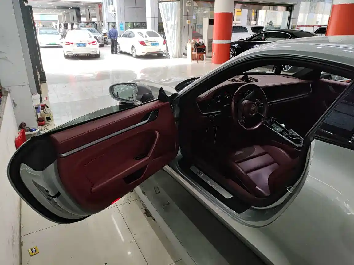 Фото 5 - Porsche 911