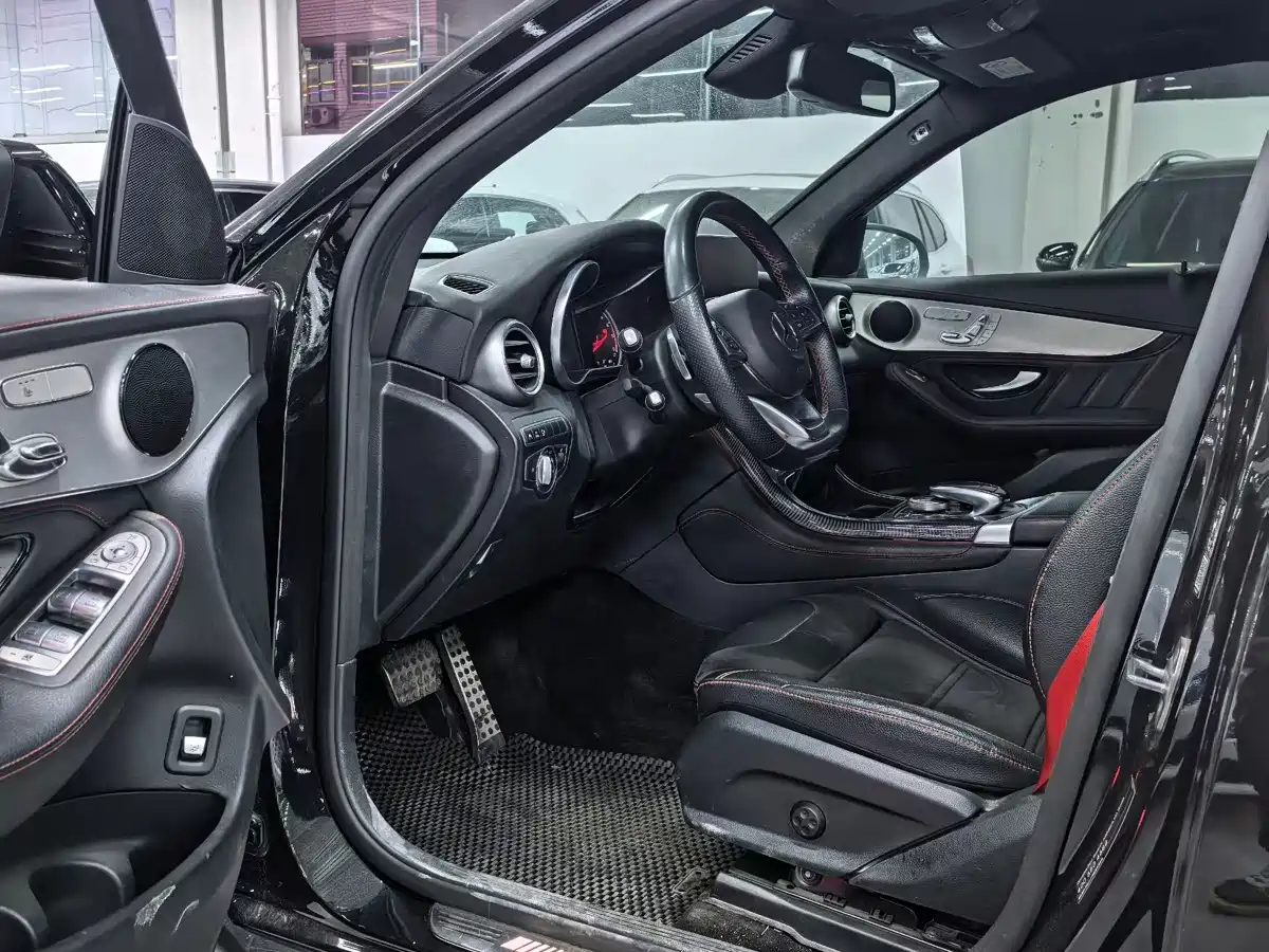 Mercedes-Benz GLC AMG 2017 AMG GLC 43 4MATIC фото 4