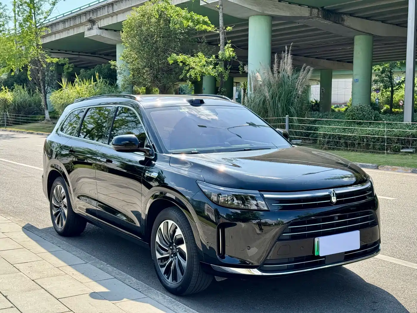 AITO Wenjie AITO M7 2024 1.5T Smart AWD Max Edition 5-Seater фото 3