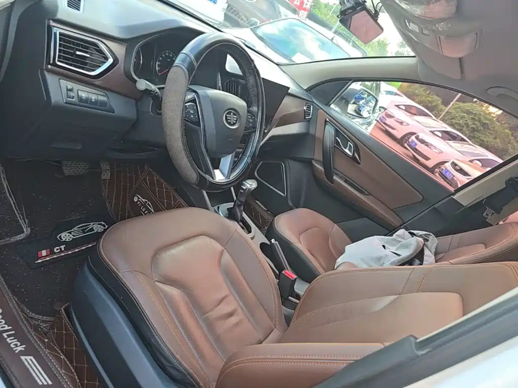 FAW Senya R7 2017 2016 1.6L Automatic Luxury