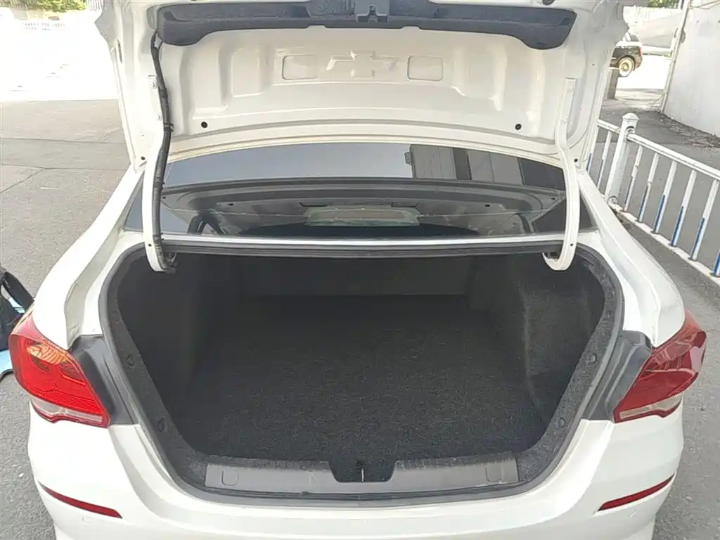 Chevrolet Cavalier 2016 1.5L Automatic Delight Edition фото 19