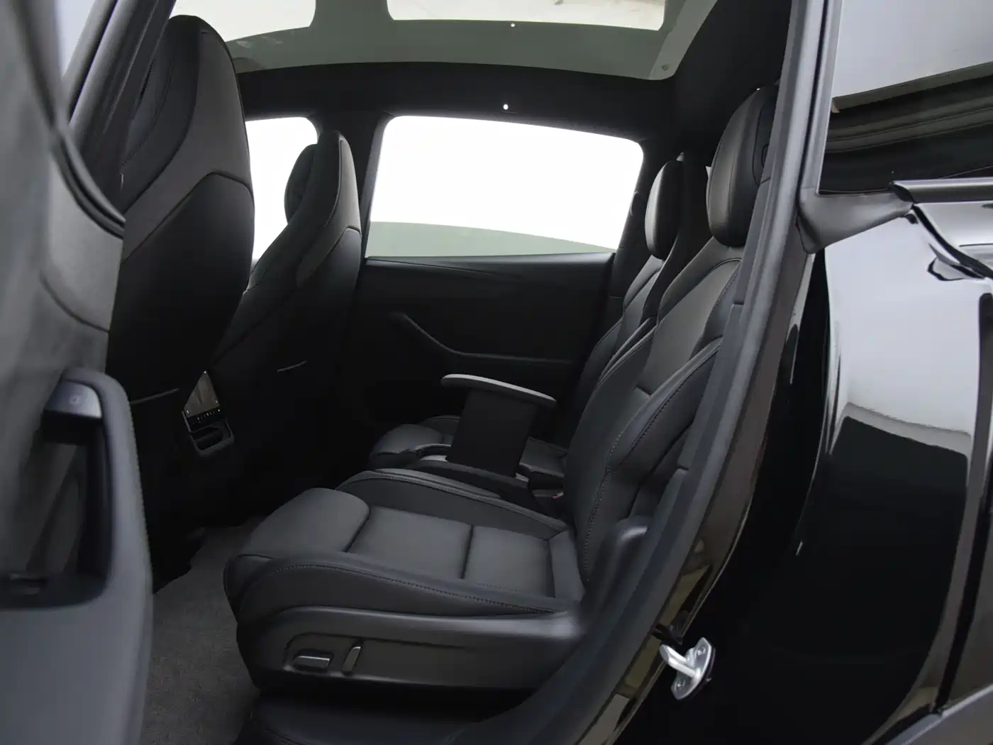 Tesla Model Y L 2026 2025 Facelift Long Range AWD