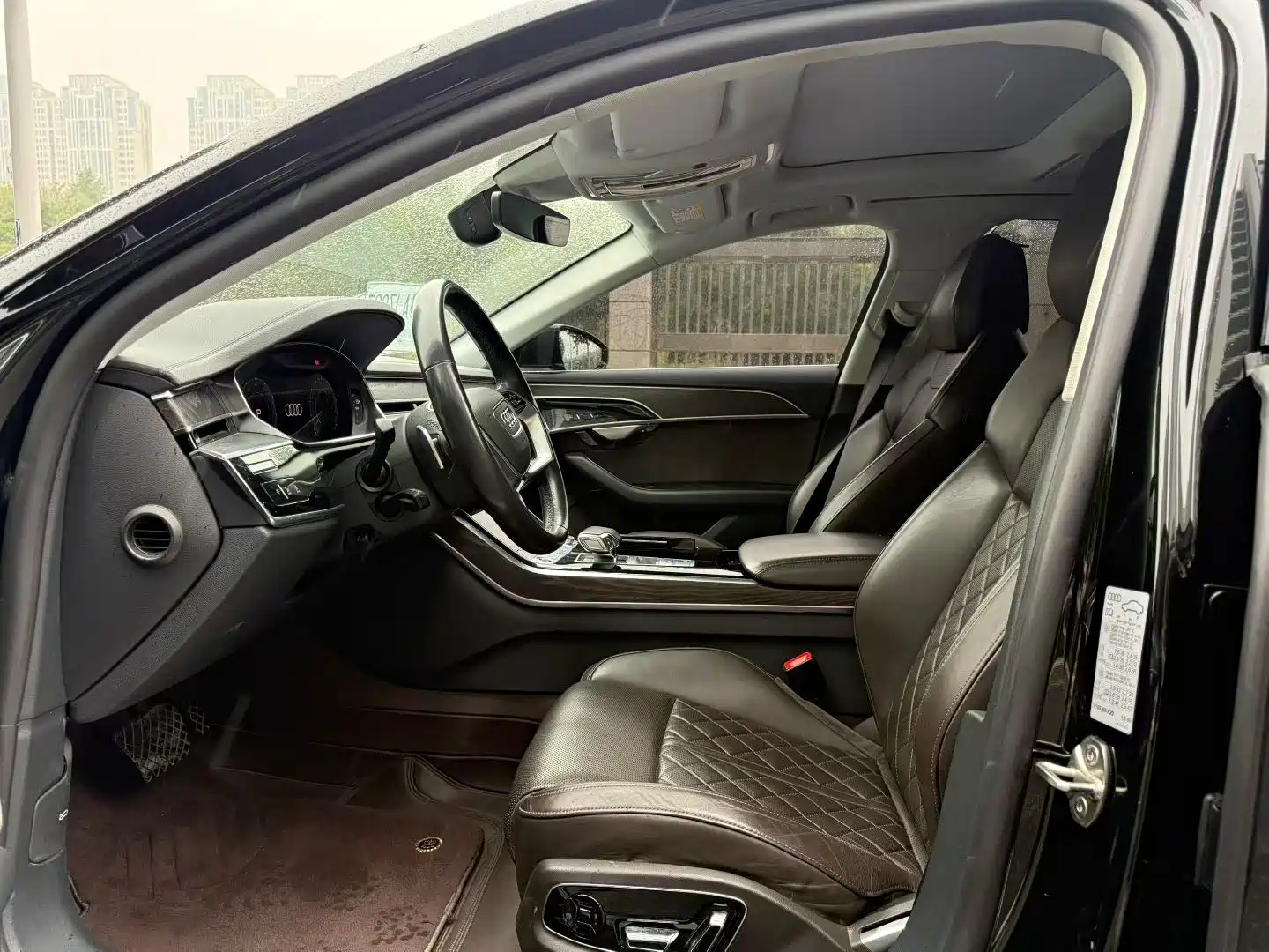 Фото 4 - Audi A8
